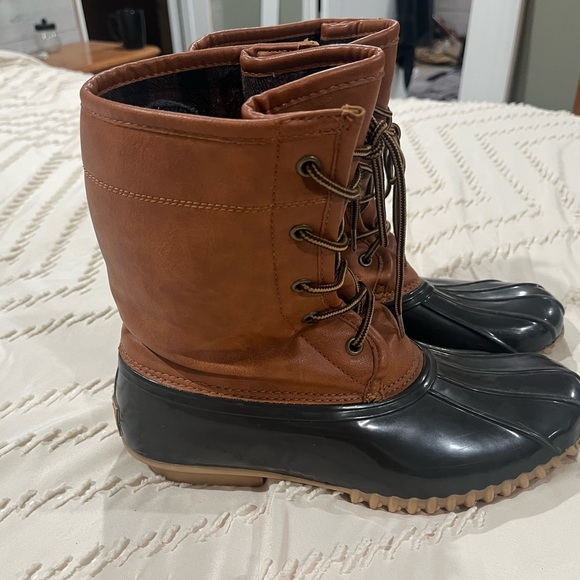 The Original Duck Boot - Picture 3 of 6